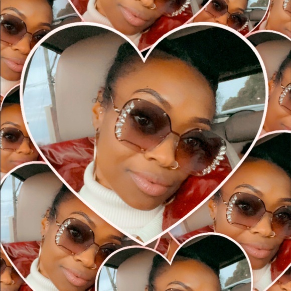 Meet your Posher, Kelli - Picture 1 of 1